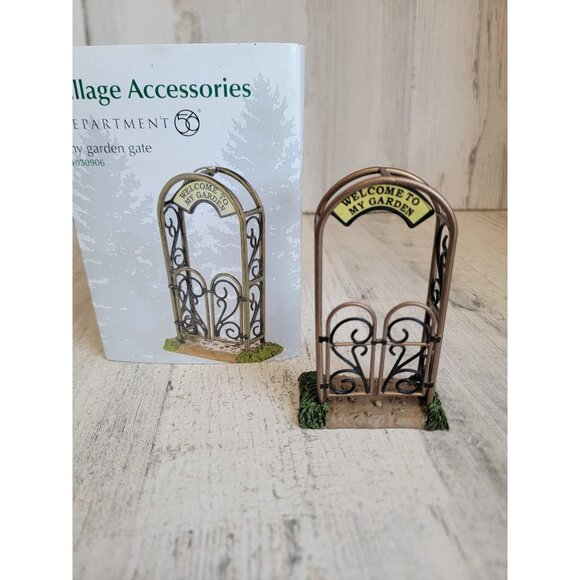 Dept 56 4030906 NEW my garden gate village accessory Xmas - Picture 1 of 6